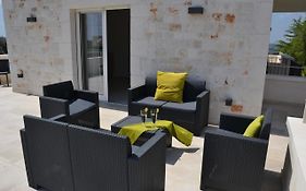 Aurora Apartment - Villaggio di Mary